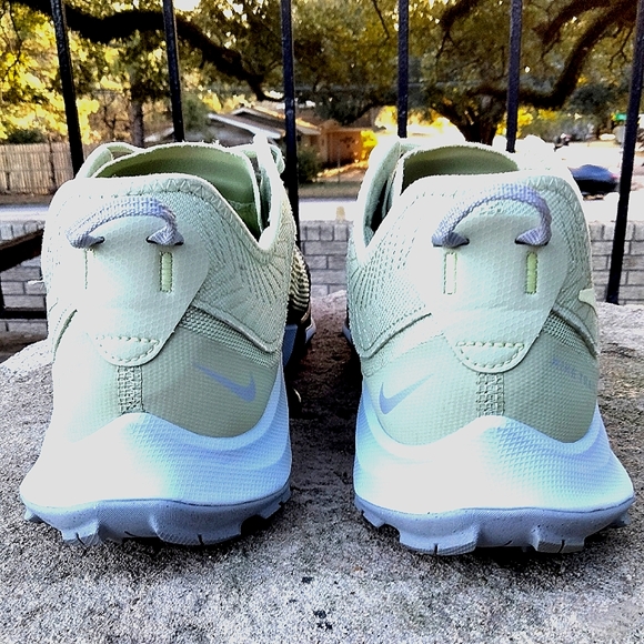 Nike Air Zoom Terra Kiger 8 Trail Running Shoes Olive Aura